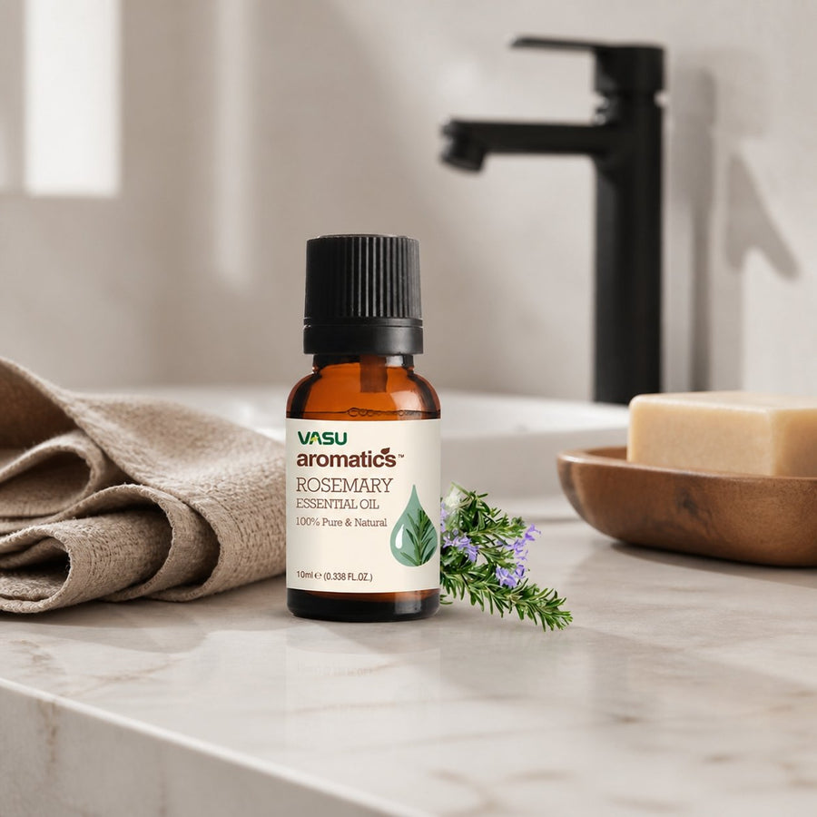 Huile essentielle de Romarin 10mL - Aromatics – présentation du produit dans une salle de bain lumineuse et naturelle