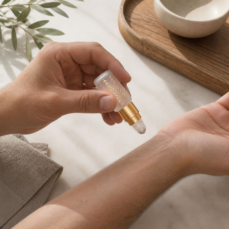 Musc Tahara Ambre 3 mL - Musc Blanc Parfumé – application en situation réelle, geste de soin quotidien