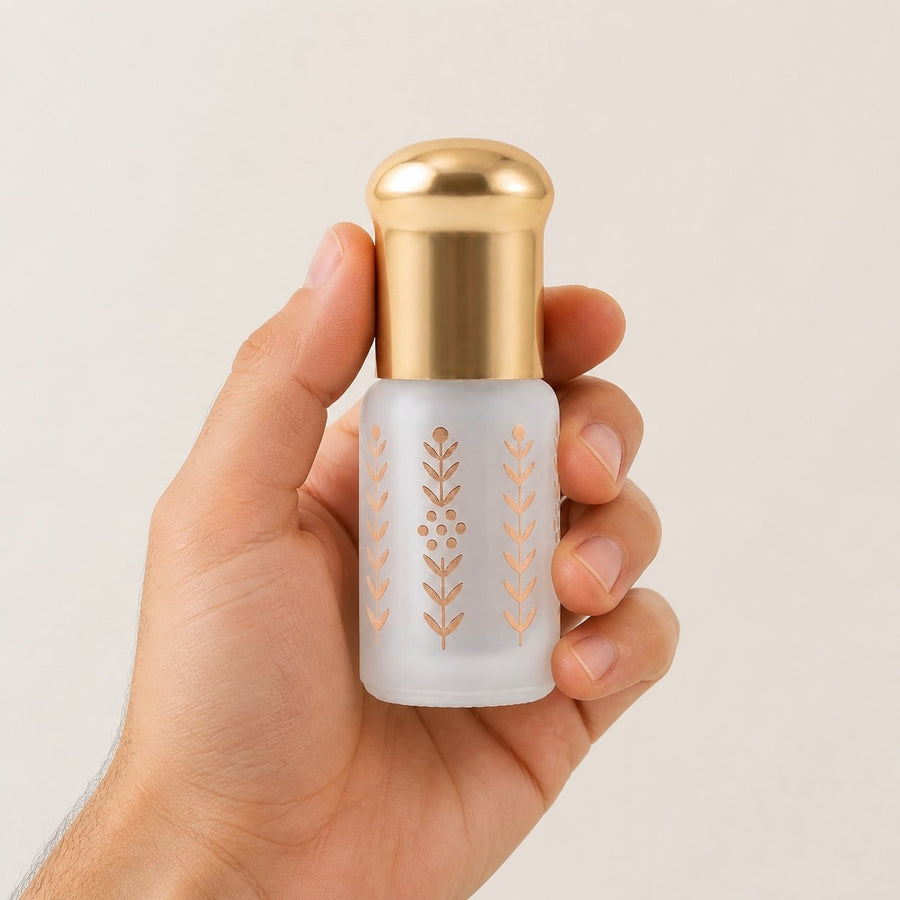 Musc Tahara Mangue 3 mL - Musc Blanc Parfumé – taille et contenance réelles du produit en main