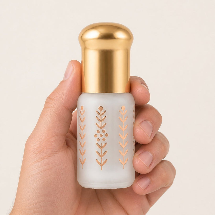 Musc Tahara Pastèque 3 mL - Musc Blanc Parfumé – taille et contenance réelles du produit en main