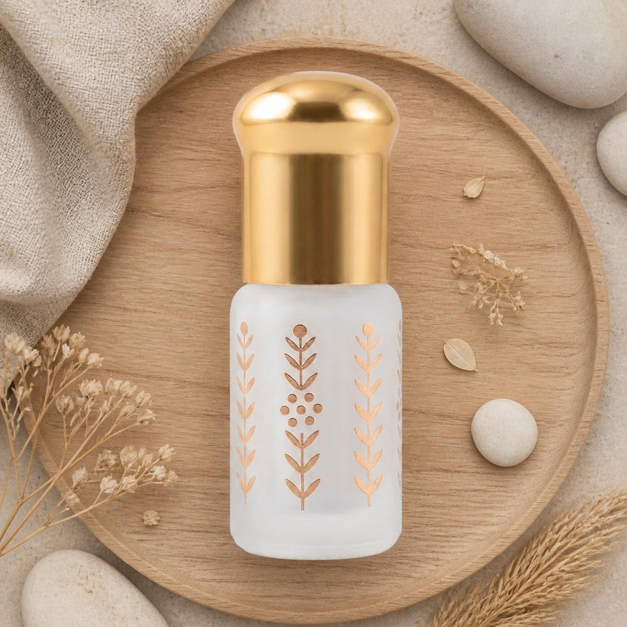 Musc Tahara Pêche 3 mL - Musc Blanc Parfumé – composition flat lay avec éléments naturels, vue du dessus