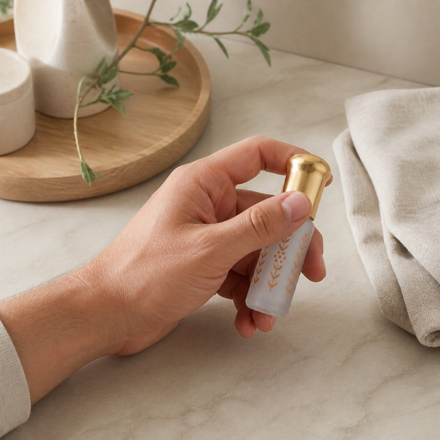 Musc Tahara Pêche 3 mL - Musc Blanc Parfumé – application en situation réelle, geste de soin quotidien
