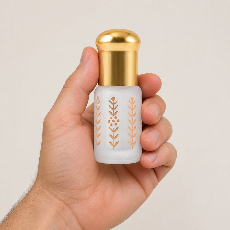 Musc Tahara Blanc 3 mL - Musc Blanc Parfumé – taille et contenance réelles du produit en main