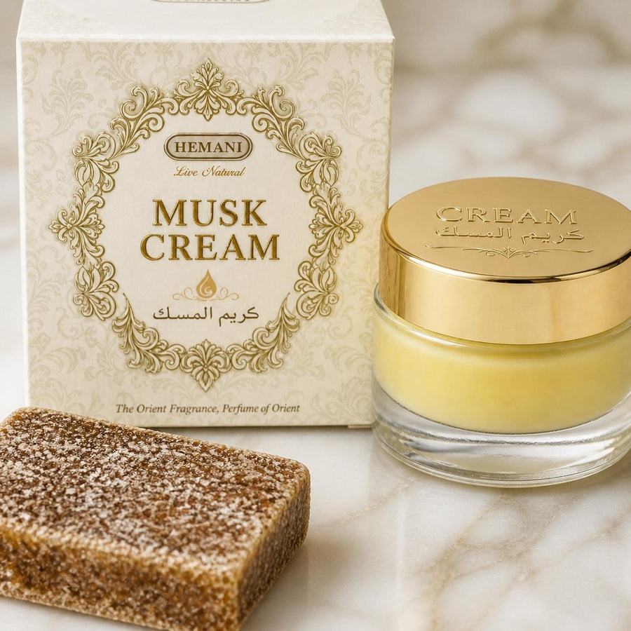Pack crème musc + 1 carré de musc ambré – parfum solide – gros plan sur les détails et la finition du packaging