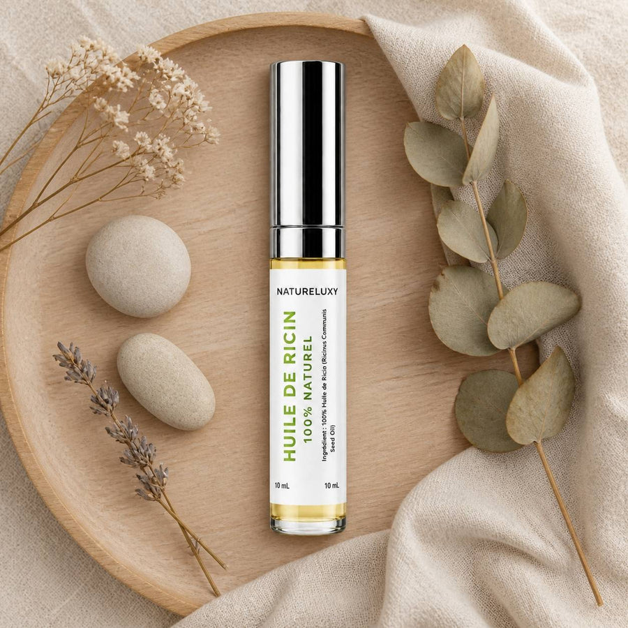 Pack Huile de Ricin Pipette 30mL + Huile de Ricin 30mL Spray + Huile de Ricin Mascara – composition flat lay avec éléments naturels, vue du dessus