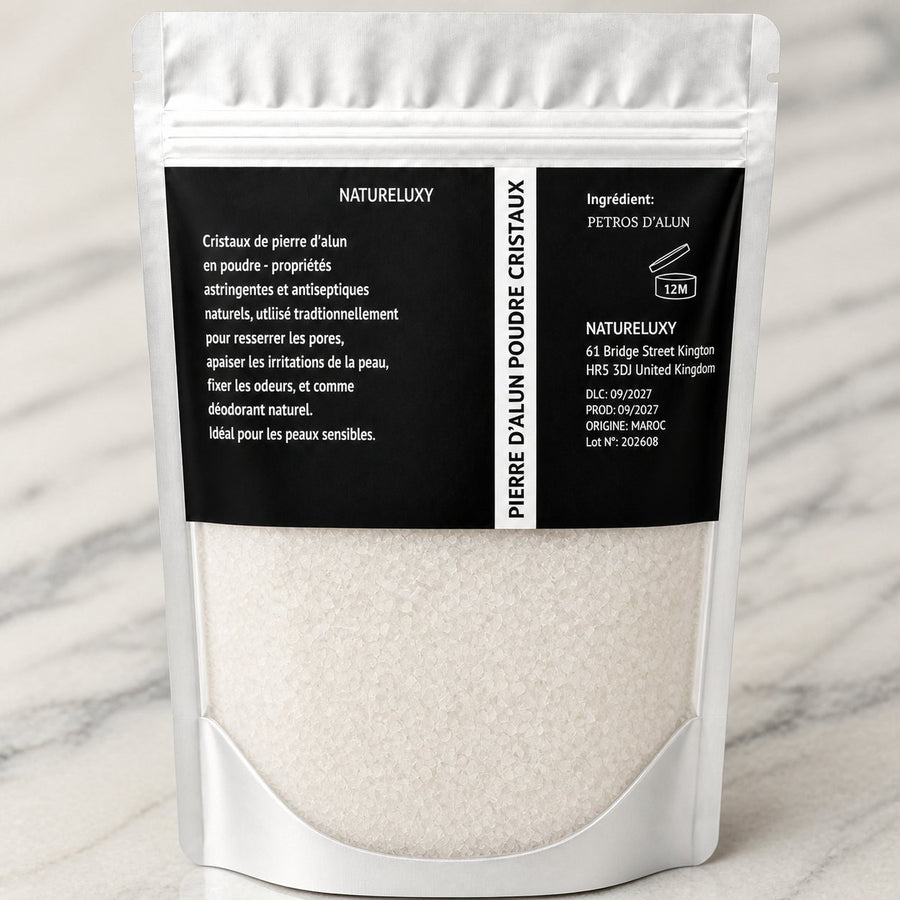 Pierre d'Alun en Poudre 80 g - Usage Cosmétique – gros plan sur les détails et la finition du packaging