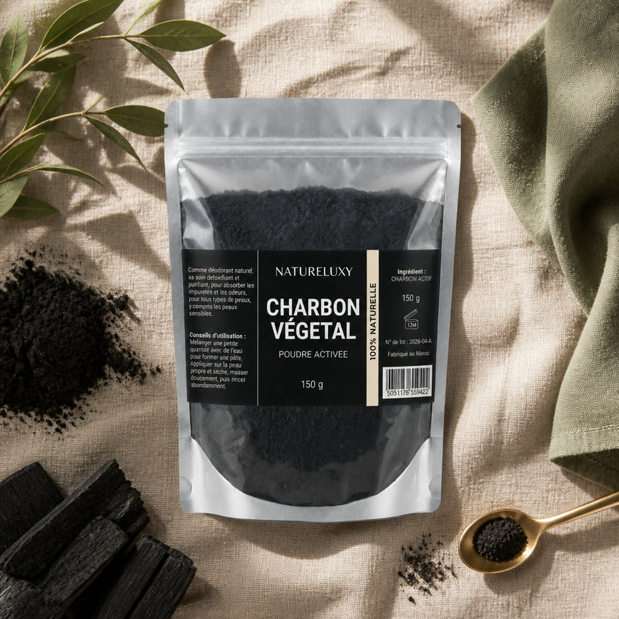 Poudre de Charbon 150gr Dent Blanche Natureluxy Blanchiment des Dents Naturel - ambiance flatlay vue du dessus, packaging d'origine