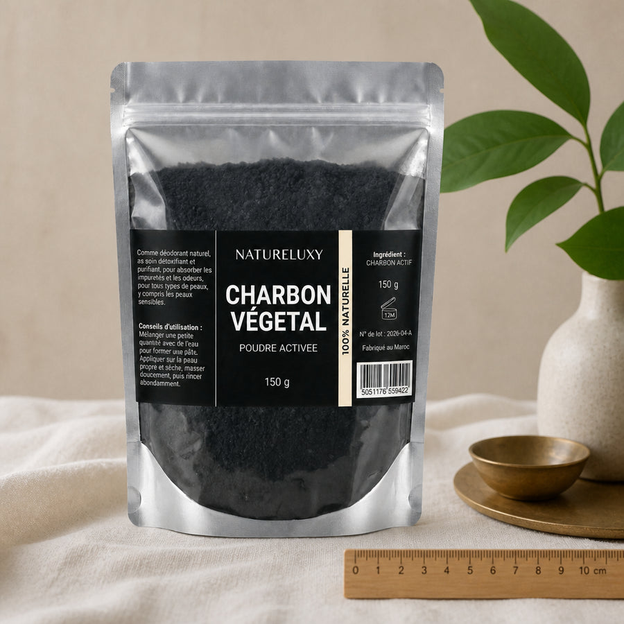 Poudre de Charbon 150gr Dent Blanche Natureluxy Blanchiment des Dents Naturel - référence échelle 10 cm avec règle en bois, packaging d'origine