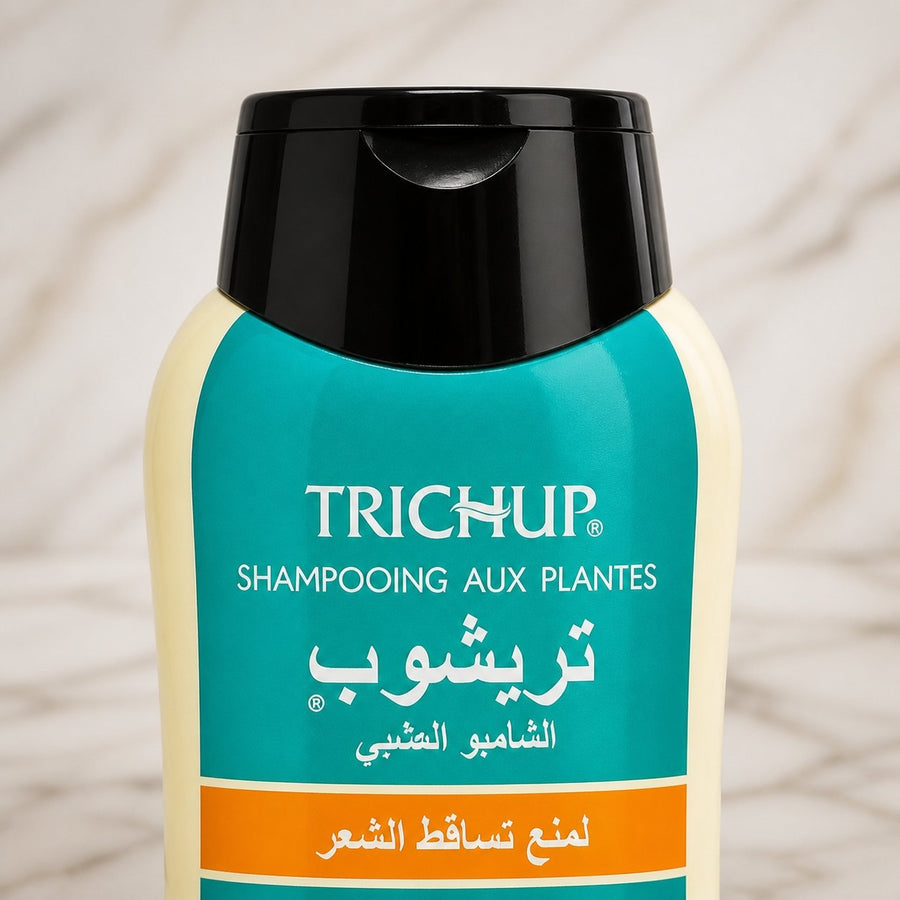 Shampoing Anti-Chute Soin Indien Trichup 400ml – gros plan sur les détails et la finition du packaging