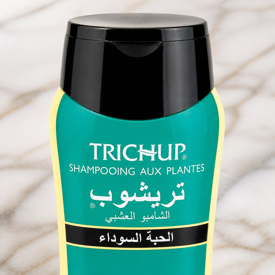 Shampoing Soin Indien à la Graine de Nigelle 200mL Trichup – gros plan sur les détails et la finition du packaging