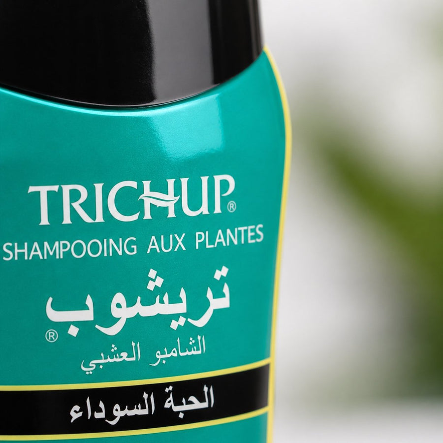 Shampoing Soin Indien à la Graine de Nigelle 200mL Trichup – gros plan sur la texture et la matière